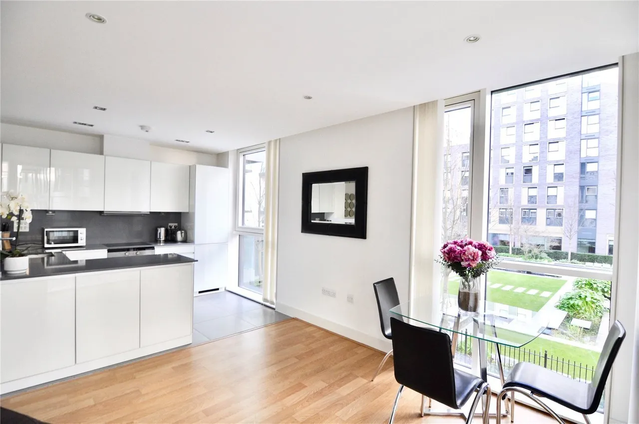 1 bed flat for sale, Leman Street, London, E1