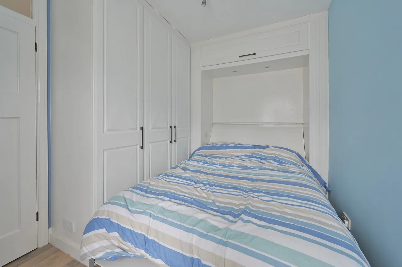 31 Ashdon Road, Bushey, photo 9