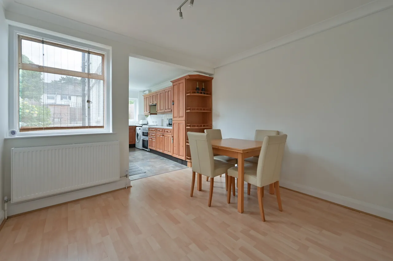 31 Ashdon Road, Bushey, photo 4