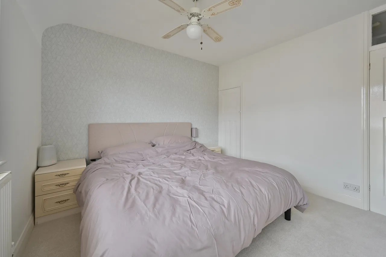 31 Ashdon Road, Bushey, photo 11