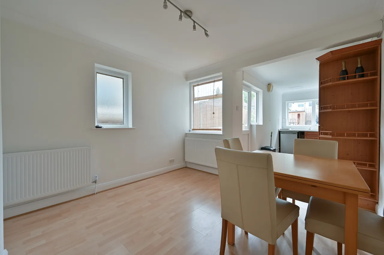 31 Ashdon Road, Bushey, photo 6