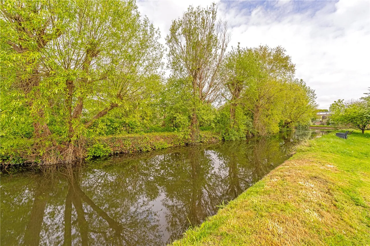 Wolsey Road, Hampton Hill, TW12 1QP, photo 12