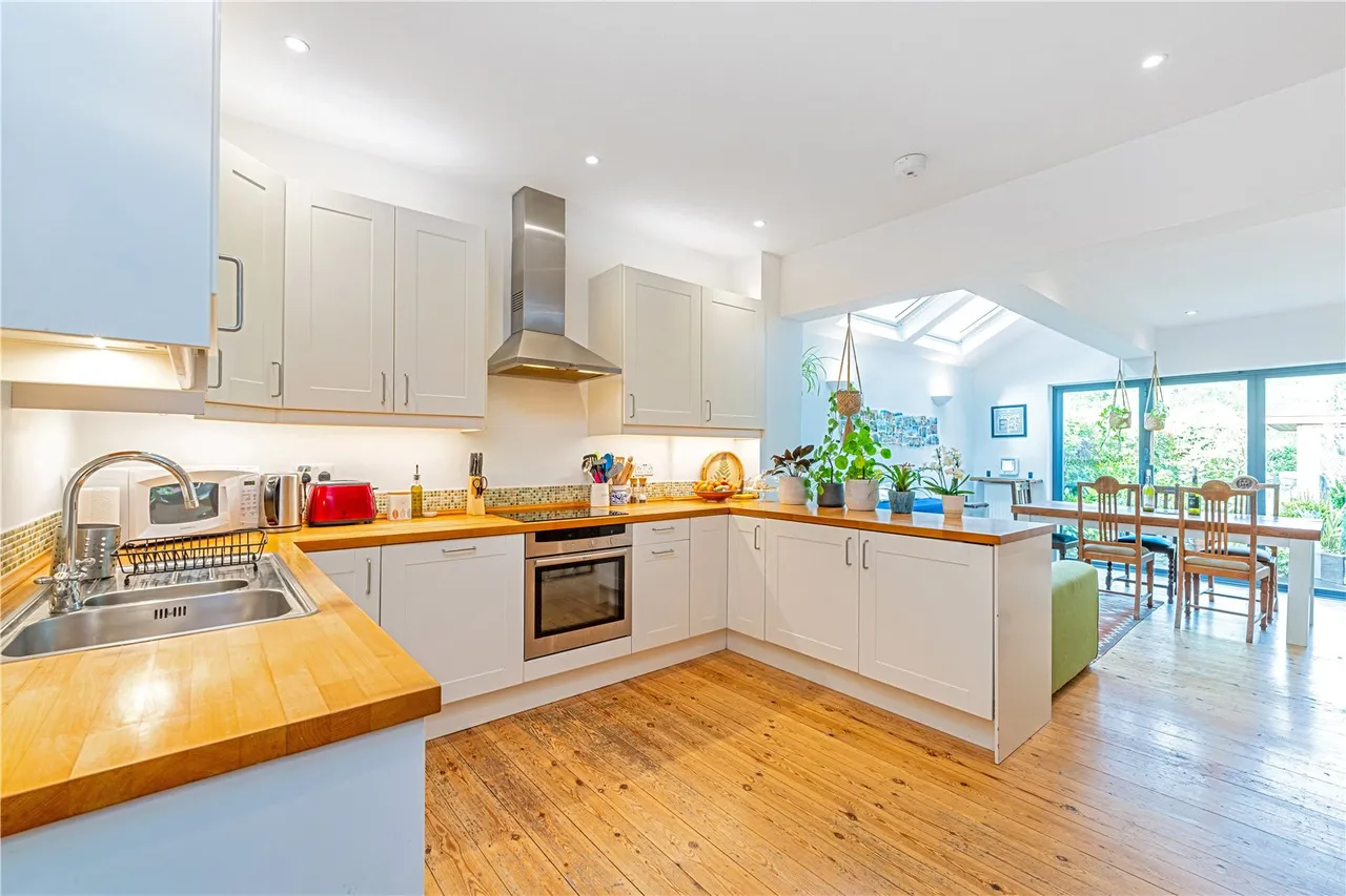 Wolsey Road, Hampton Hill, TW12 1QP, photo 4