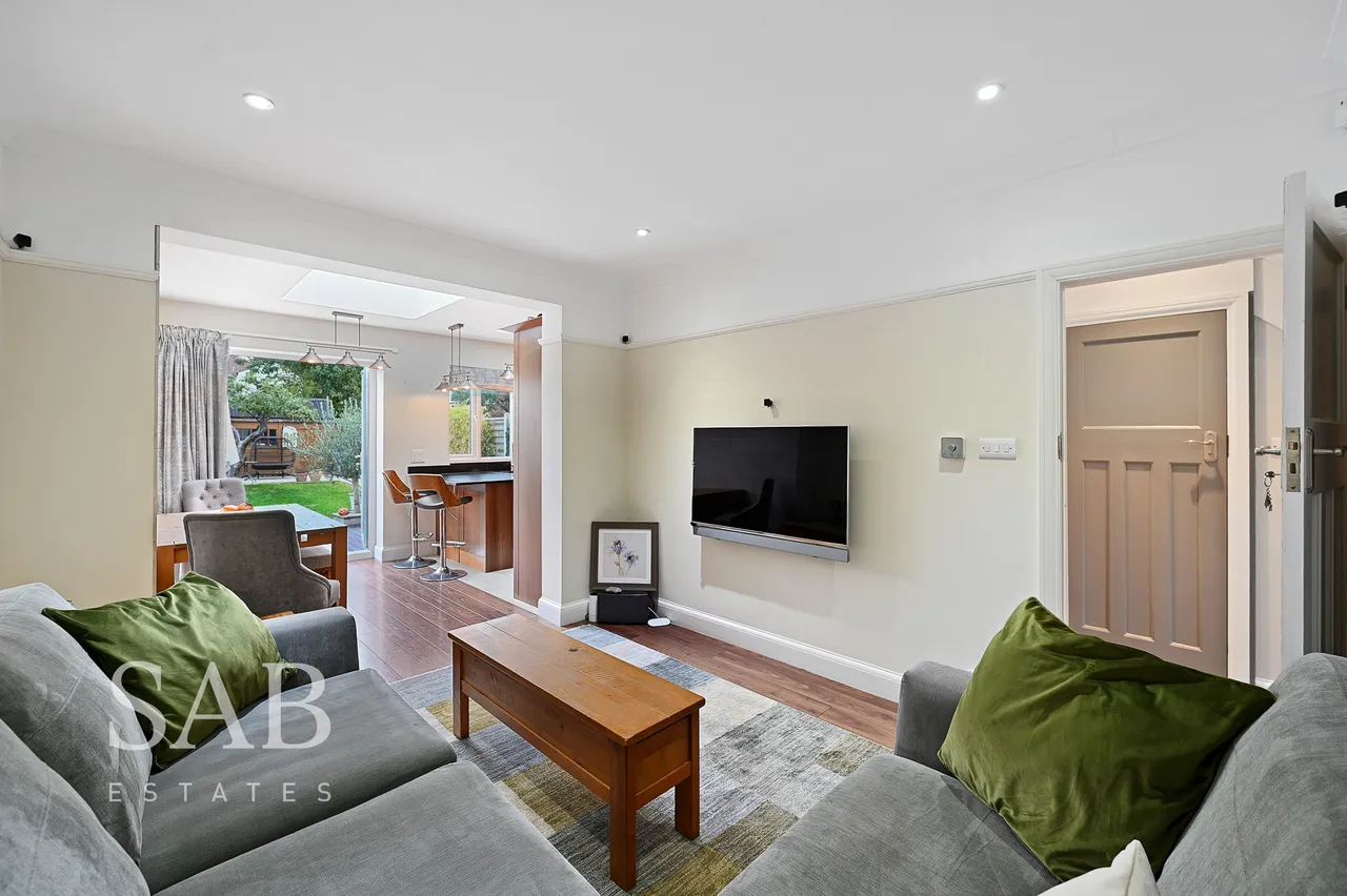 Marnham Crescent, Greenford, UB6, photo 6