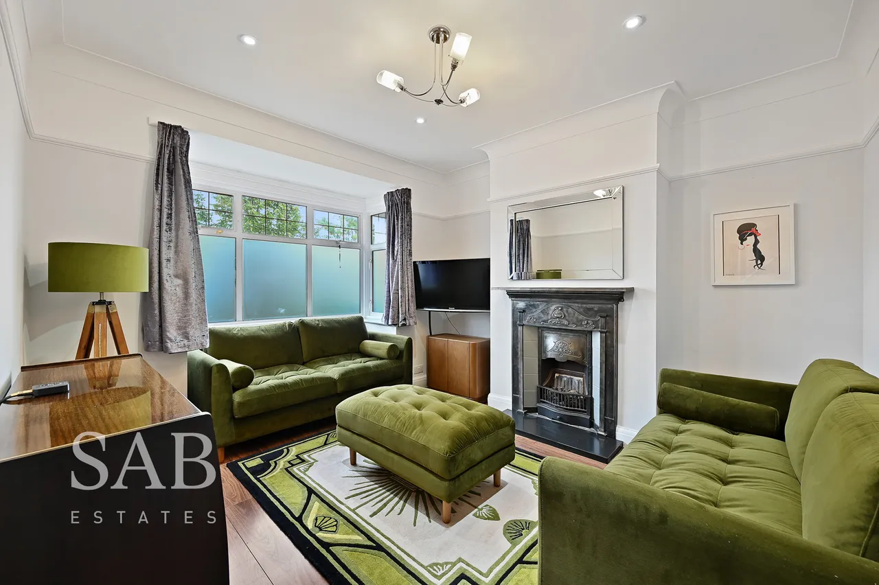 Marnham Crescent, Greenford, UB6, photo 3