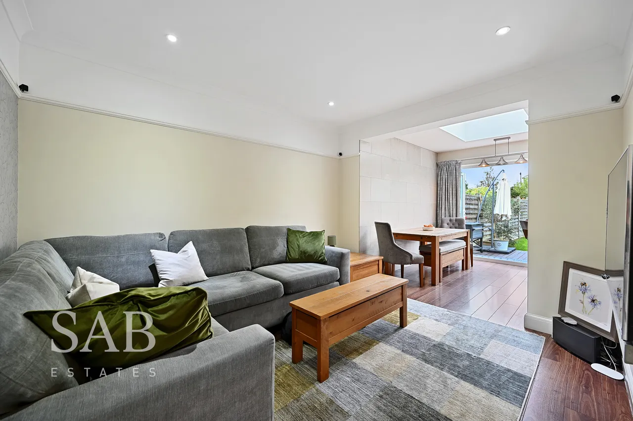 Marnham Crescent, Greenford, UB6, photo 4