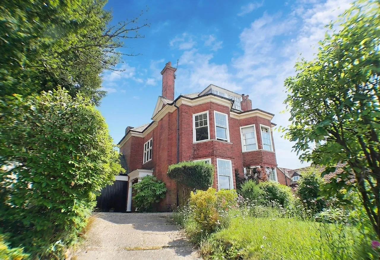 5 bed character property for sale, Kneeton Road, East Bridgford, NG13