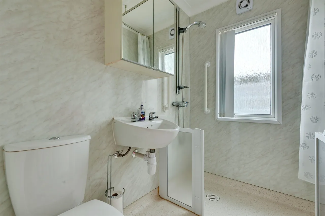 Marsh Lane, Frodsham, WA6, photo 14