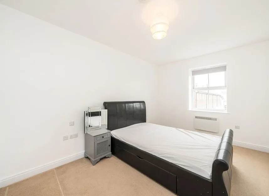 Beaumont Drive, Worcester Park, KT4, photo 6