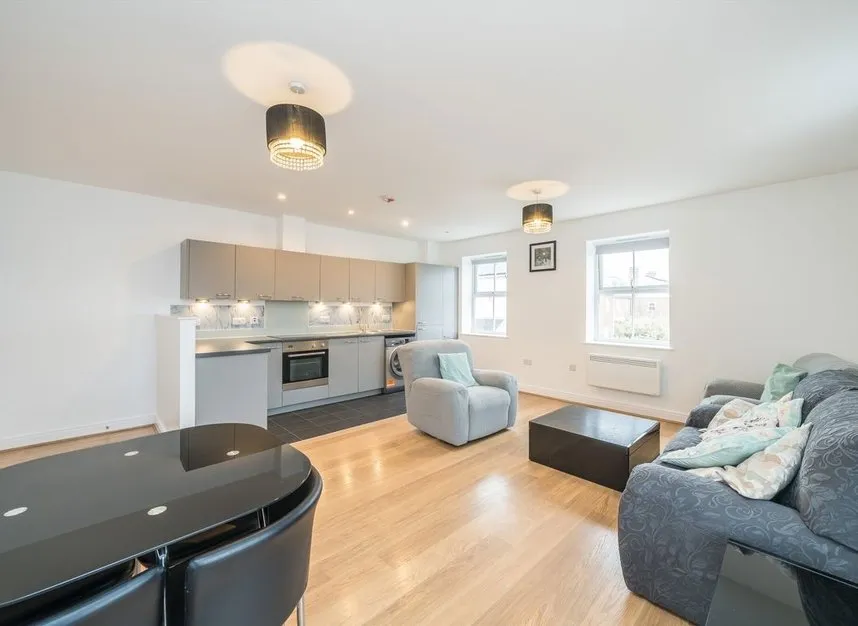 Beaumont Drive, Worcester Park, KT4, photo 2