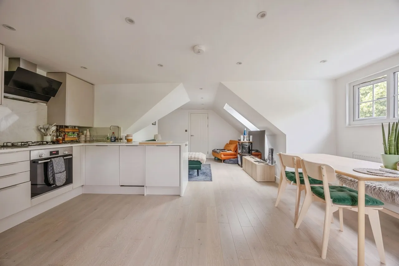 2 bed flat for sale — Old Lodge Lane, Purley, CR8