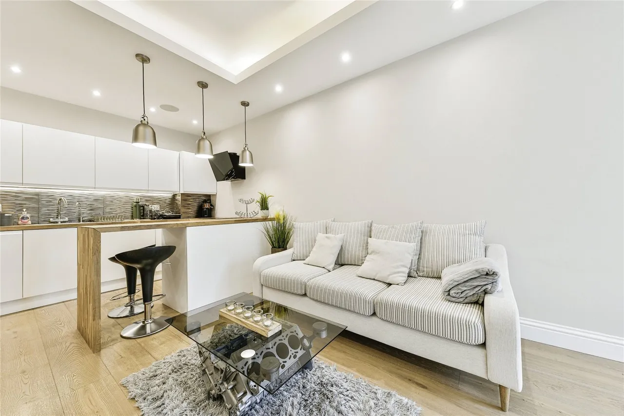 Bedwell Crescent, Stevenage, Hertfordshire, SG1, photo 3