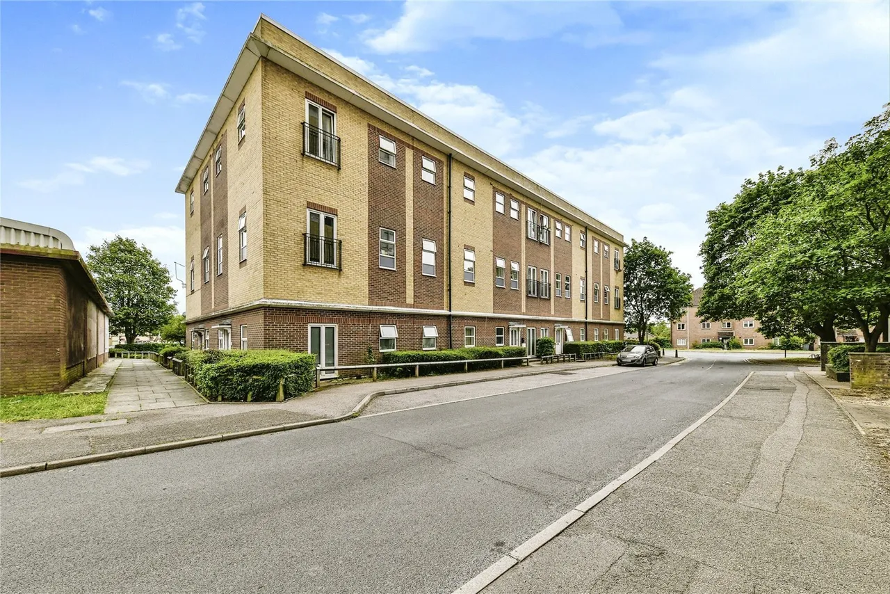 2 bed flat for sale — Bedwell Crescent, Stevenage, Hertfordshire, SG1
