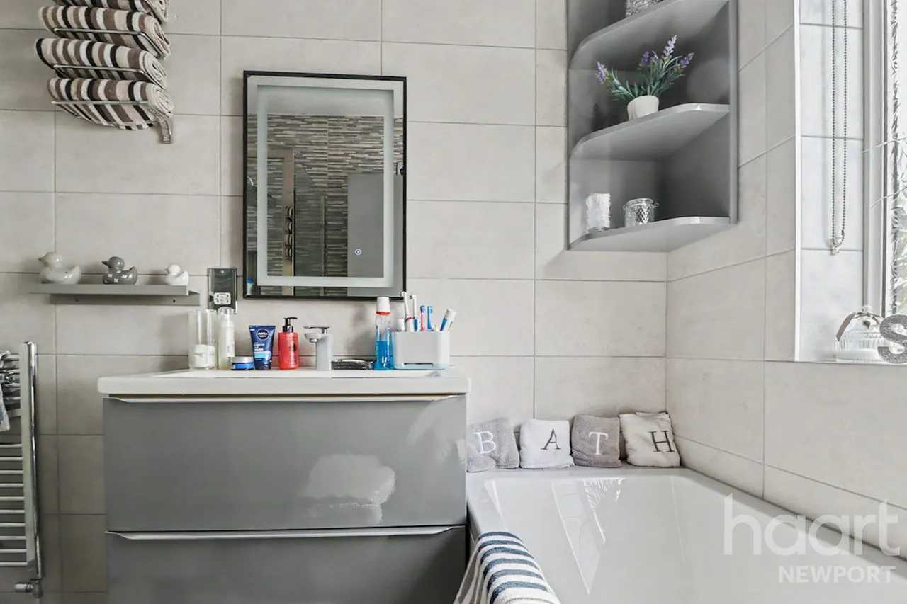 Kensington Place, Newport, NP19, photo 10
