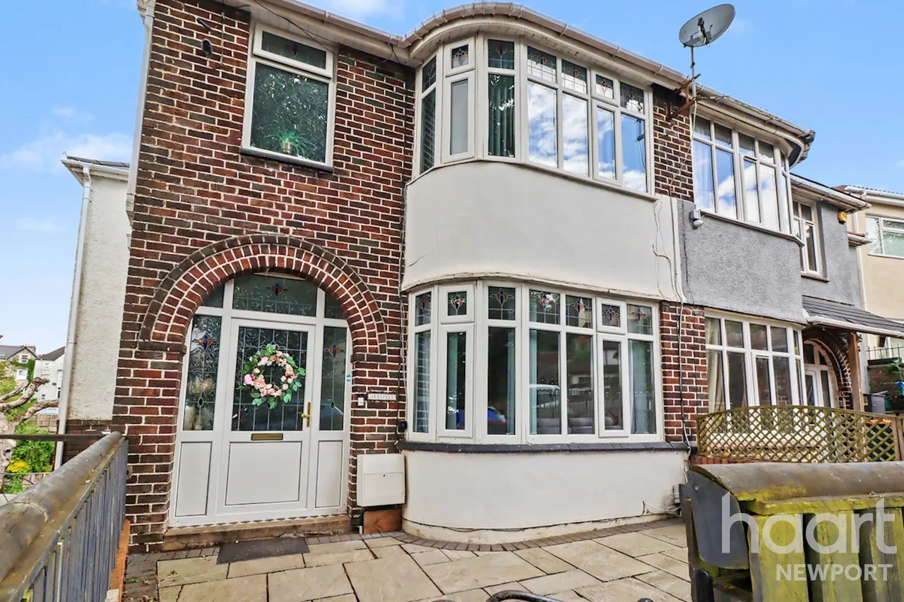 4 bed character property for sale, Kensington Place, Newport, NP19