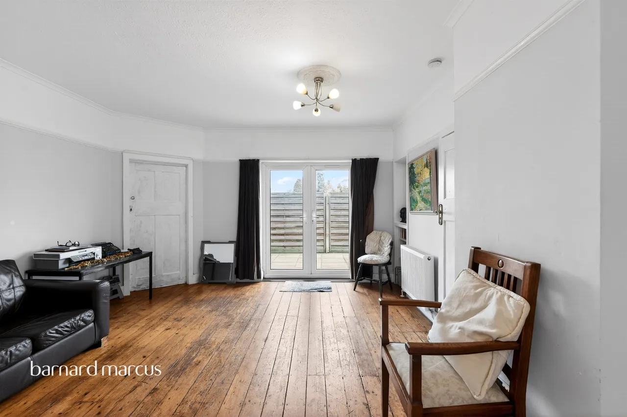 3 bed flat for sale — Upper Richmond Road West, Richmond