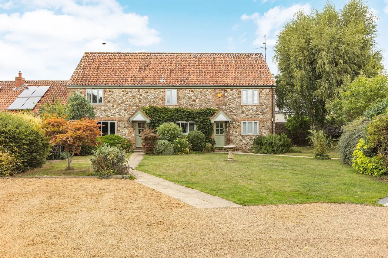 5 bed house for sale, Five Bedroom Barn Conversion with Ann
