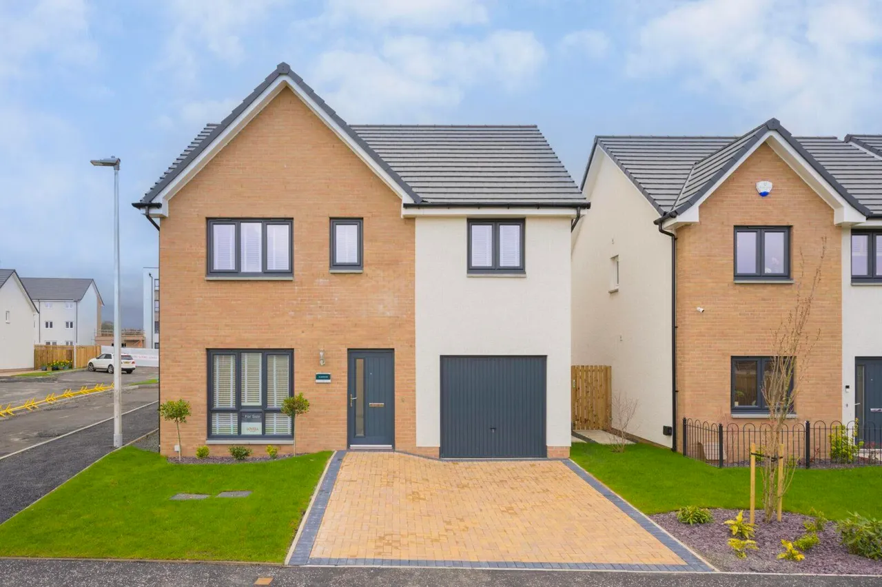 4 bed house for sale — Oak Place, Dalkeith, EH22 5NE