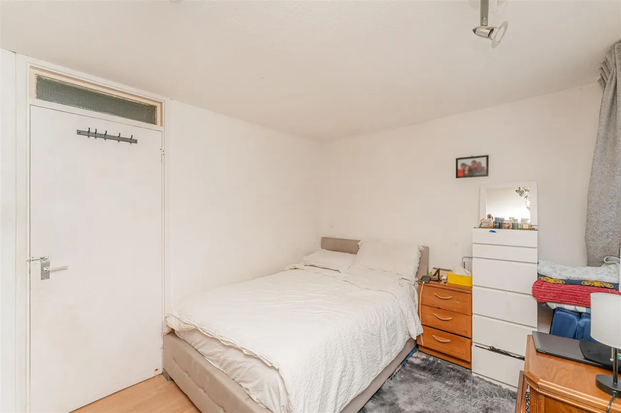 Hamilton Close, London, photo 8