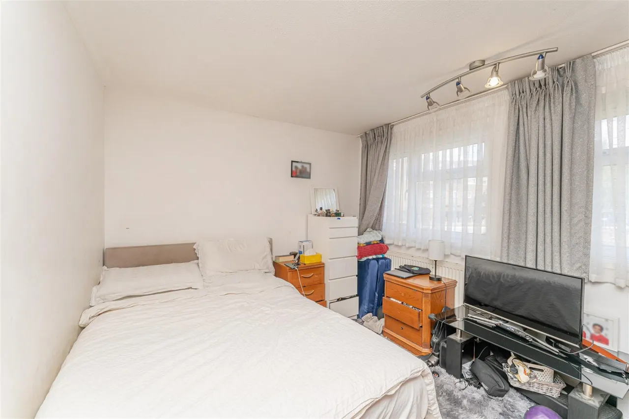 Hamilton Close, London, photo 7