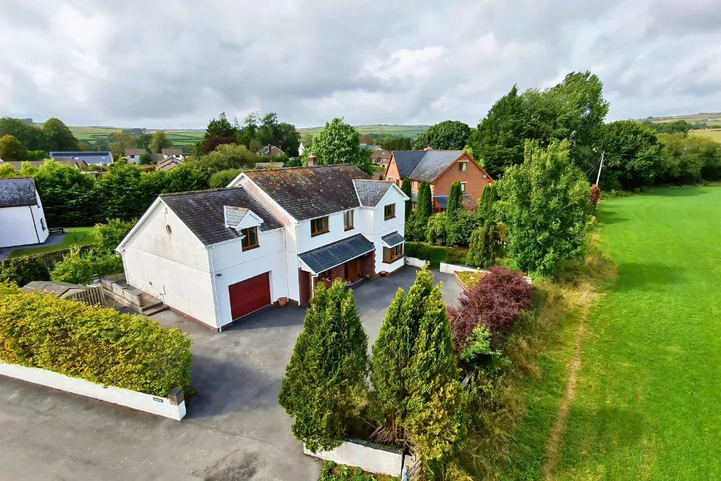 5 bed house for sale, Ty Onnen, Pontargothi, SA32