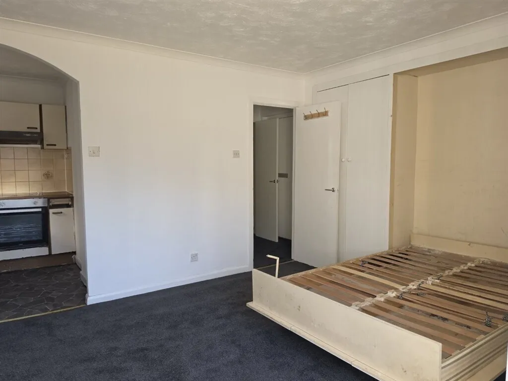 Harlington Road, Uxbridge, UB8, photo 8