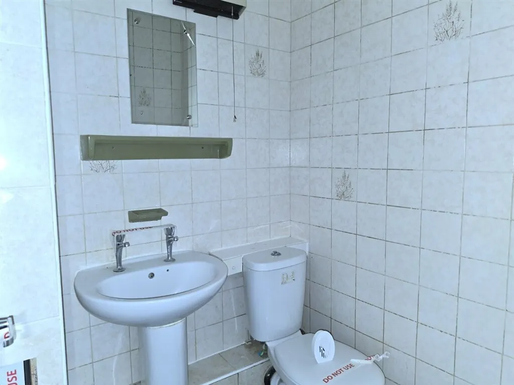 Harlington Road, Uxbridge, UB8, photo 4