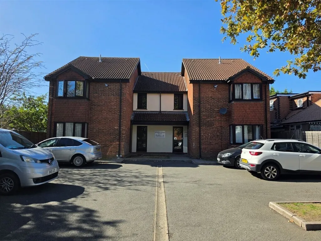 1 bed flat for sale, Harlington Road, Uxbridge, UB8