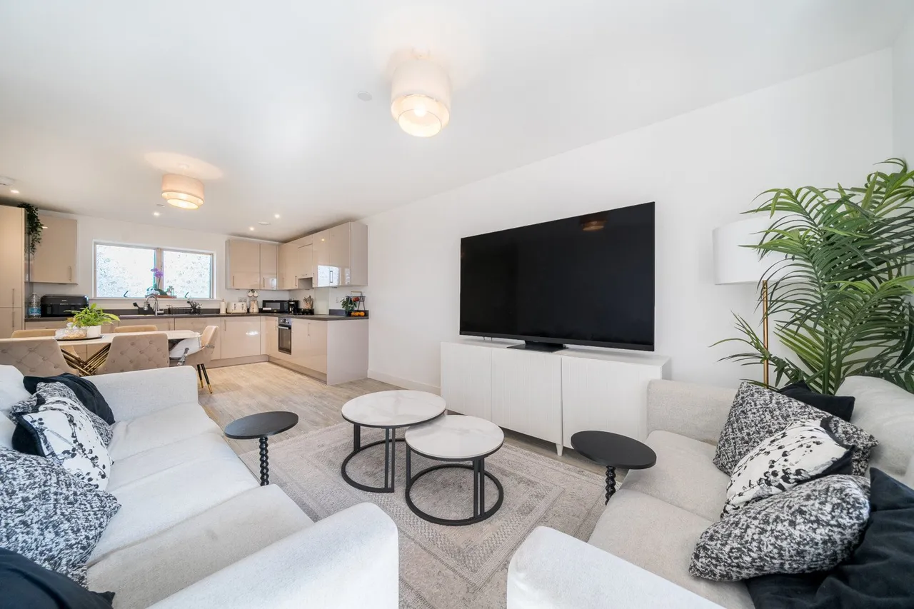 Thames Reach, SE28, photo 2
