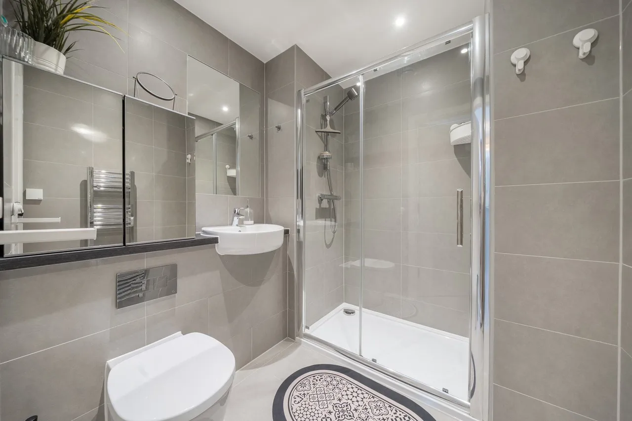 Thames Reach, SE28, photo 8