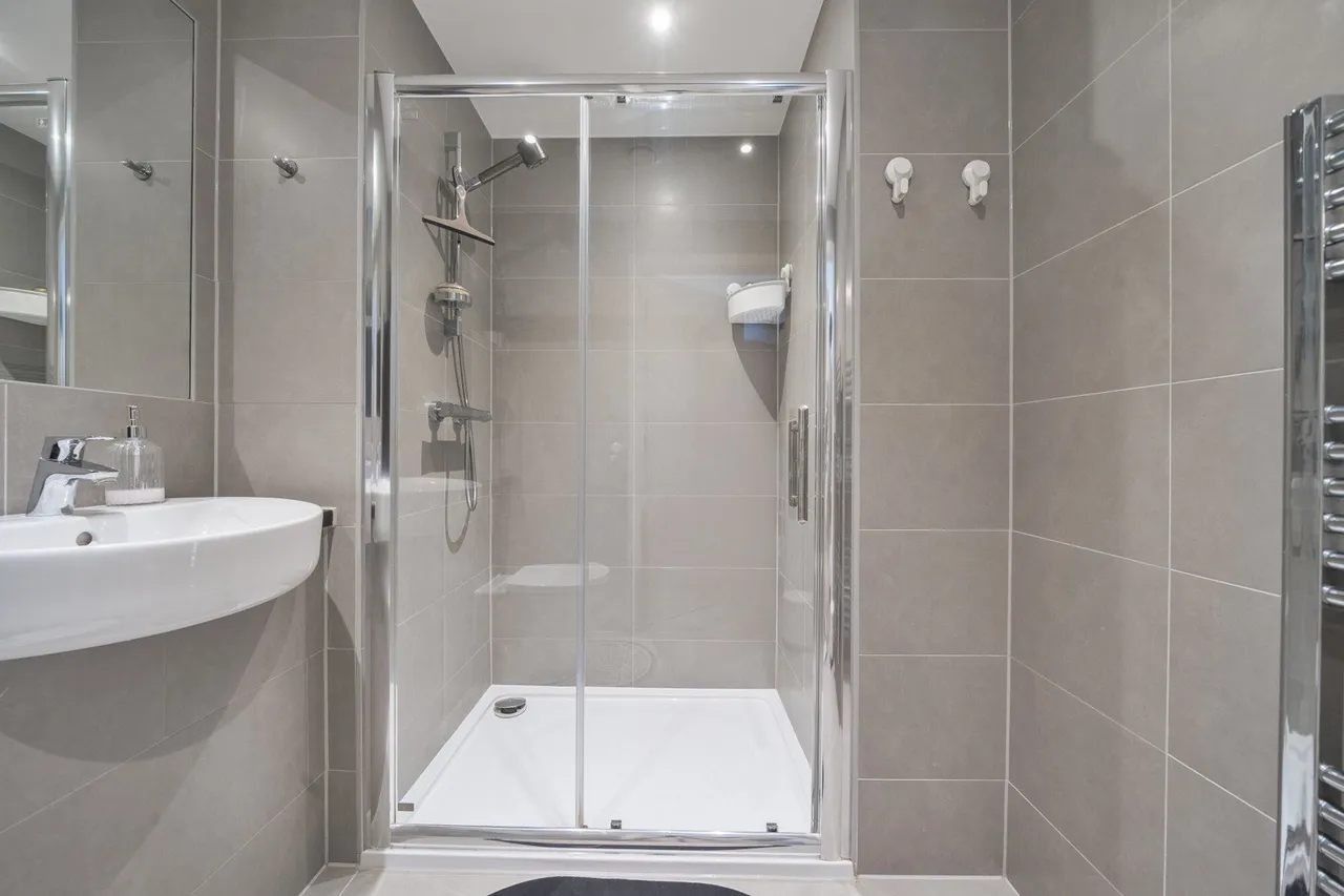 Thames Reach, SE28, photo 12