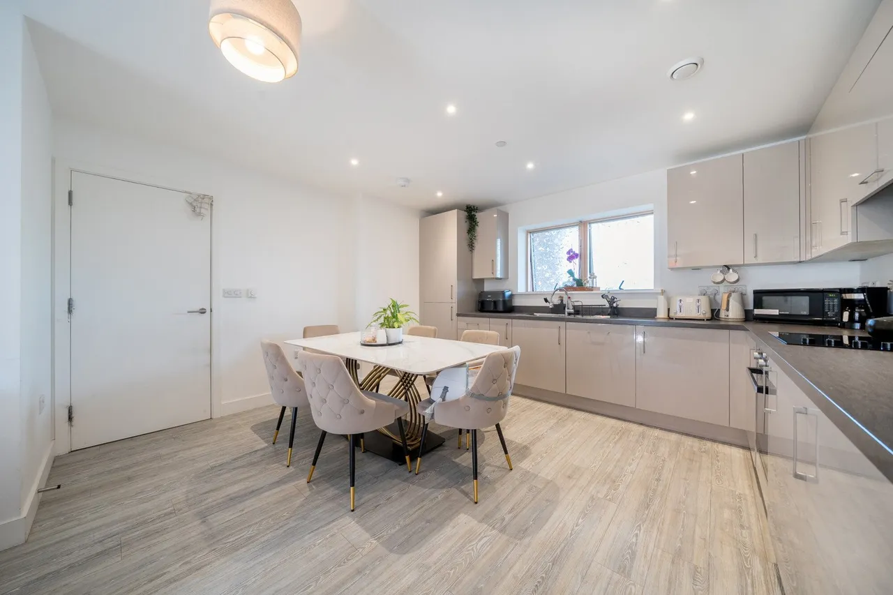 Thames Reach, SE28, photo 18