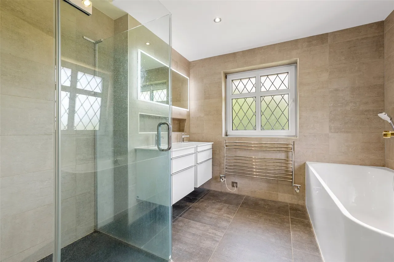 Headley Road, Leatherhead, KT22, photo 16