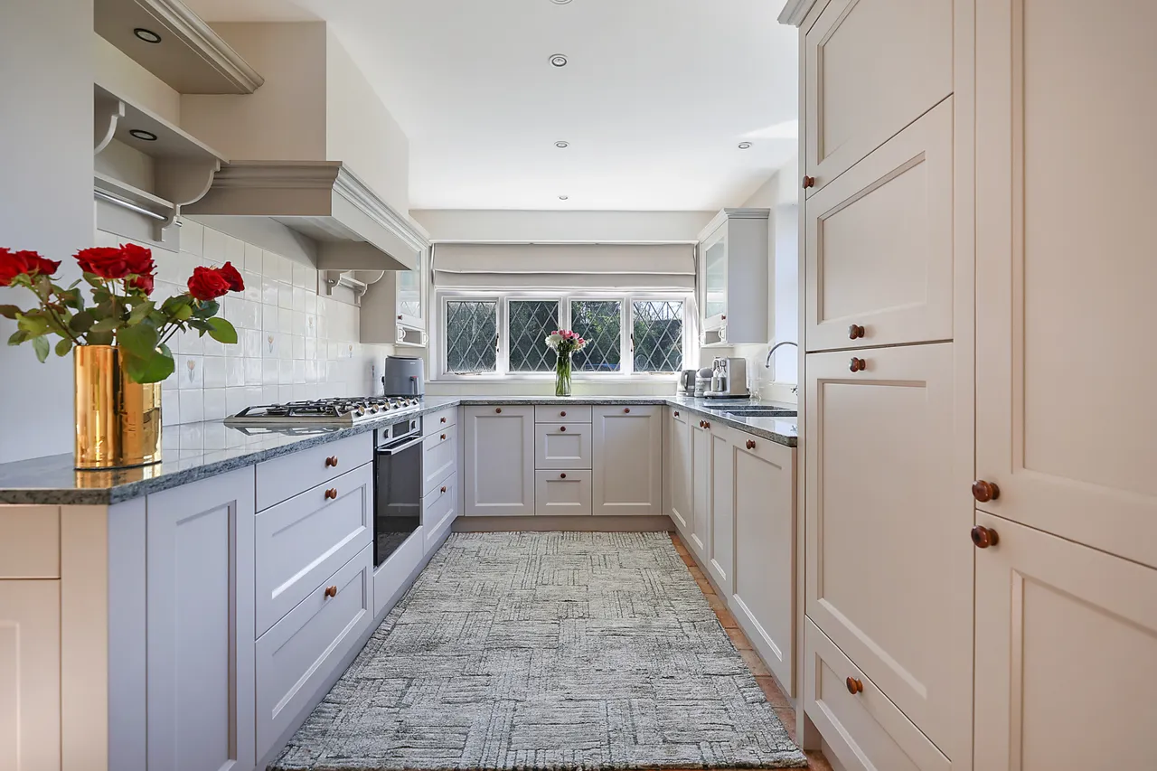 Headley Road, Leatherhead, KT22, photo 10