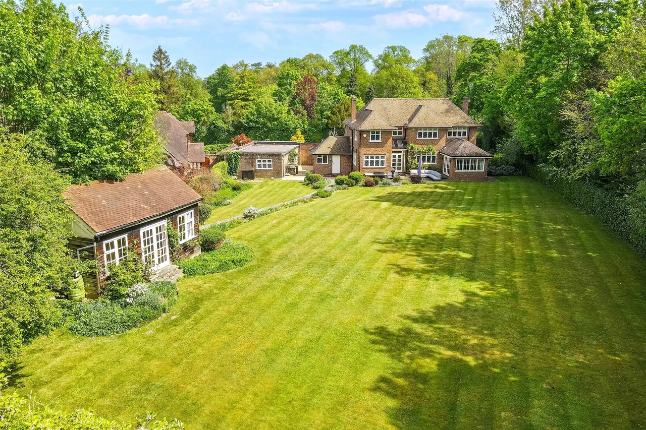 Headley Road, Leatherhead, KT22, photo 25