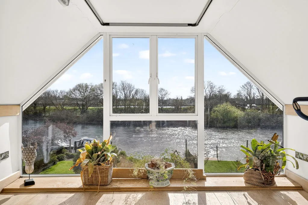 Dunally Park, Shepperton TW17 8LJ, photo 21