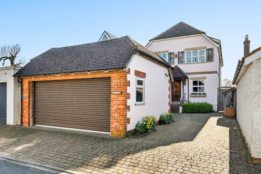 Dunally Park, Shepperton TW17 8LJ, photo 4