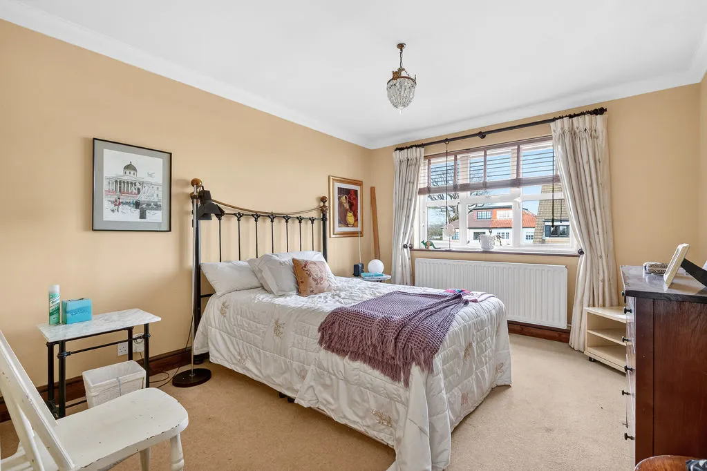 Dunally Park, Shepperton TW17 8LJ, photo 18