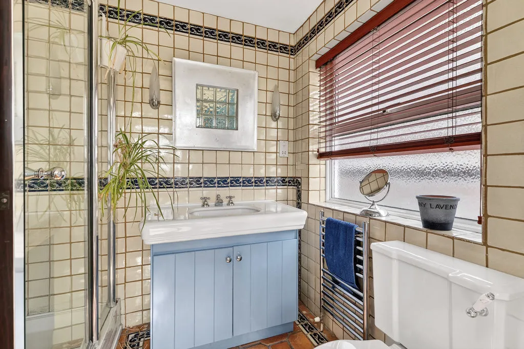 Dunally Park, Shepperton TW17 8LJ, photo 17