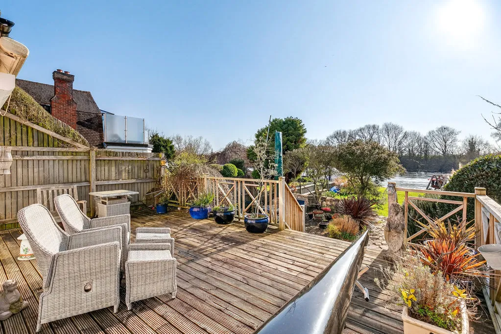 Dunally Park, Shepperton TW17 8LJ, photo 26