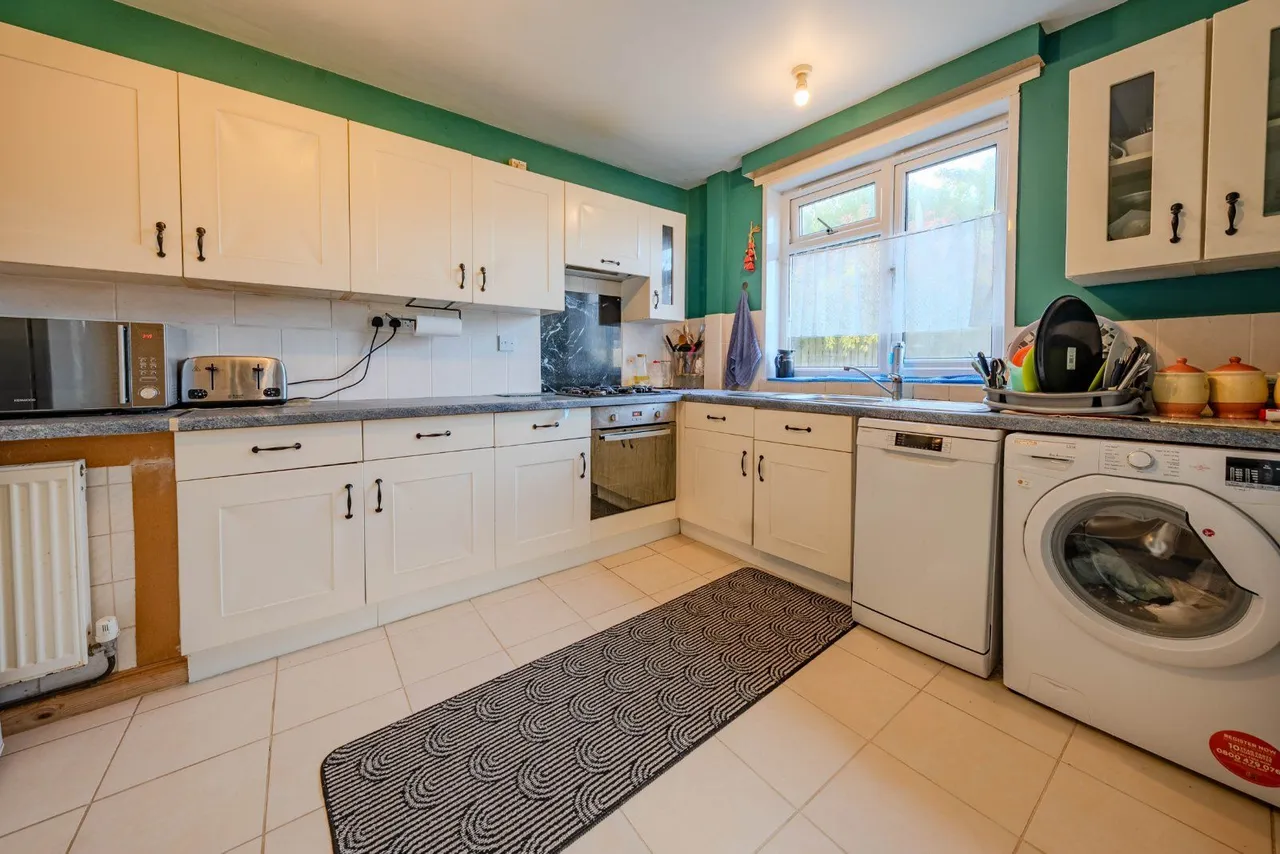 Tynwald Road, Leeds, LS17, photo 2