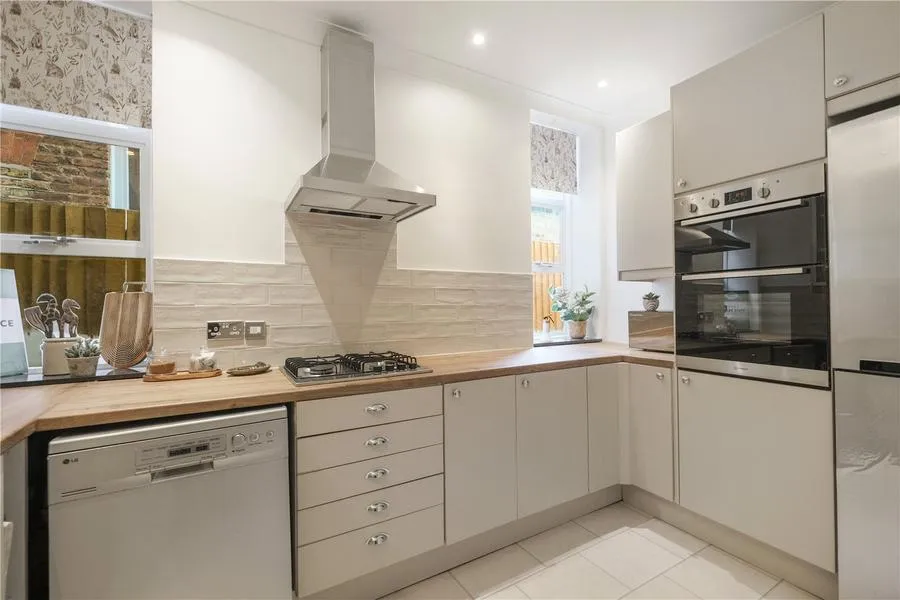 Dean Road, London, NW2, photo 2