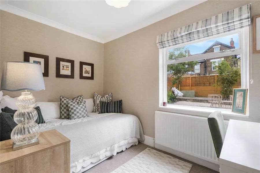 Dean Road, London, NW2, photo 14