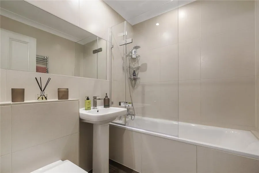 Dean Road, London, NW2, photo 7