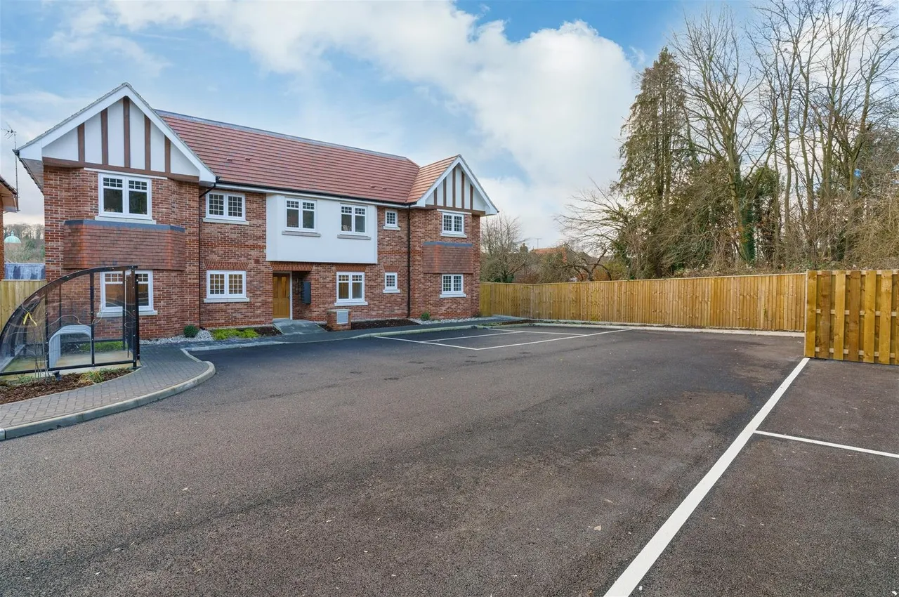 Templeside Gardens, High Wycombe, HP12, photo 13