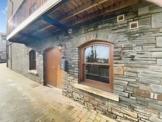 Meadow Bank Neath, SA10, photo 2