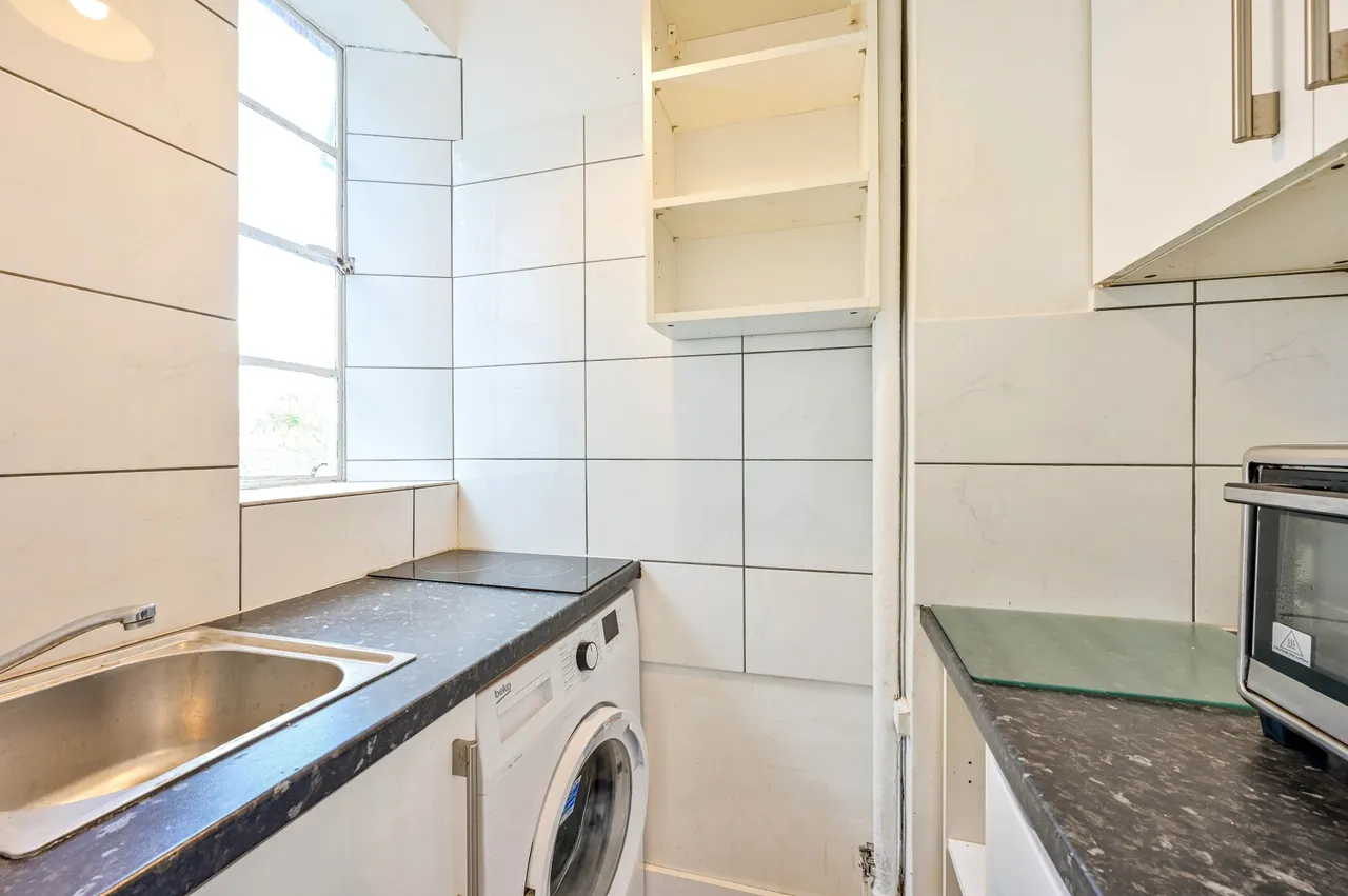 London, SW20, photo 4