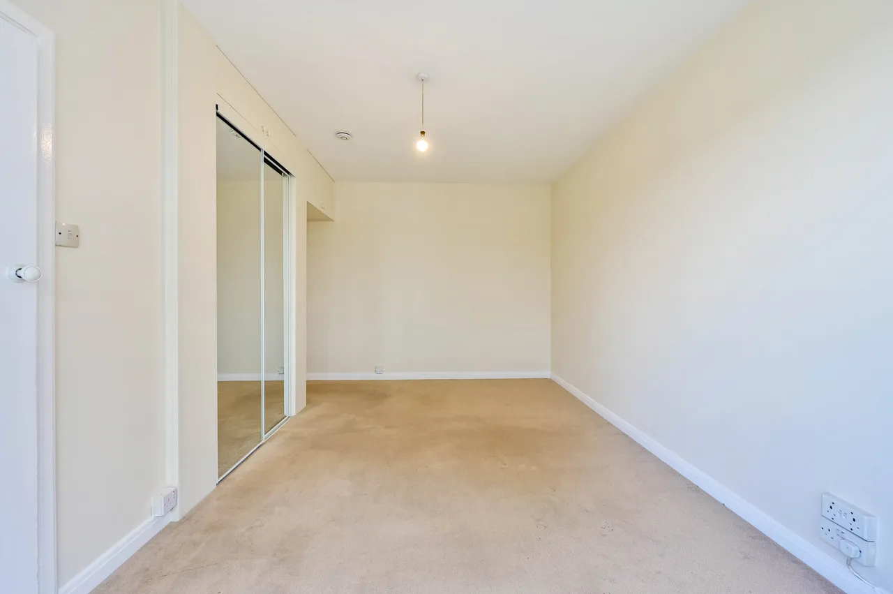 London, SW20, photo 5