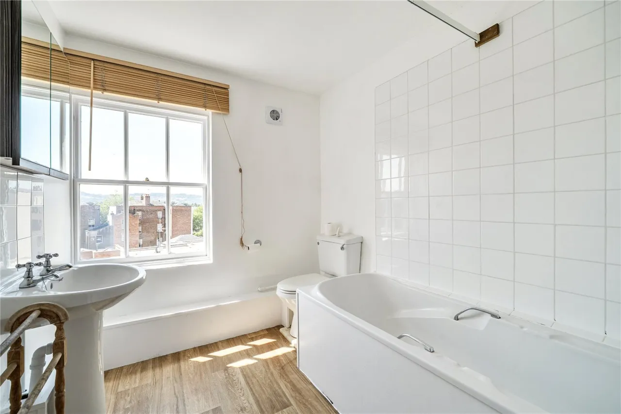 Lansdown Crescent, Cheltenham, GL50, photo 13