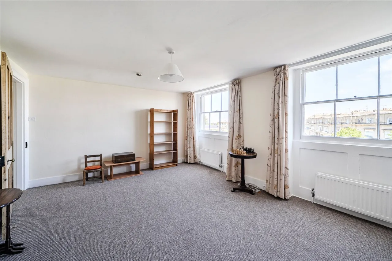 Lansdown Crescent, Cheltenham, GL50, photo 4